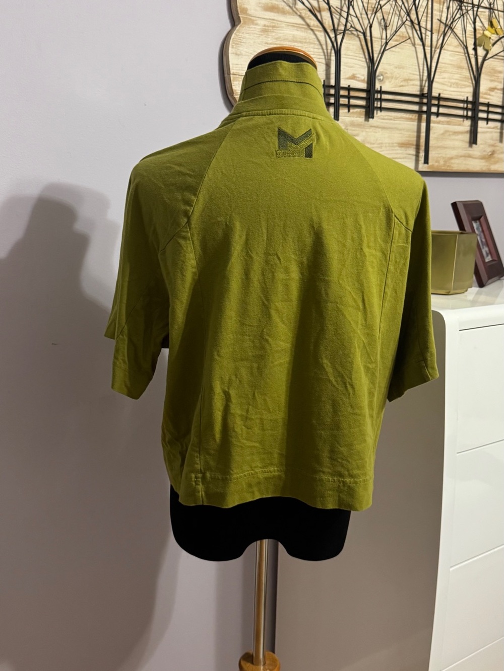 MAISON KITSUNE Olive Short-Sleeve Mock Neck Tee crop t-Shirt Paris Sz S - Picture 5 of 6
